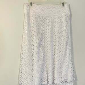 Elizabeth & Nicole White Lace Boho Skirt Size Medium